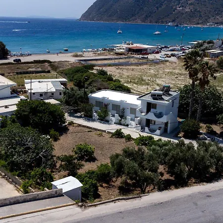 Thines A アパート *